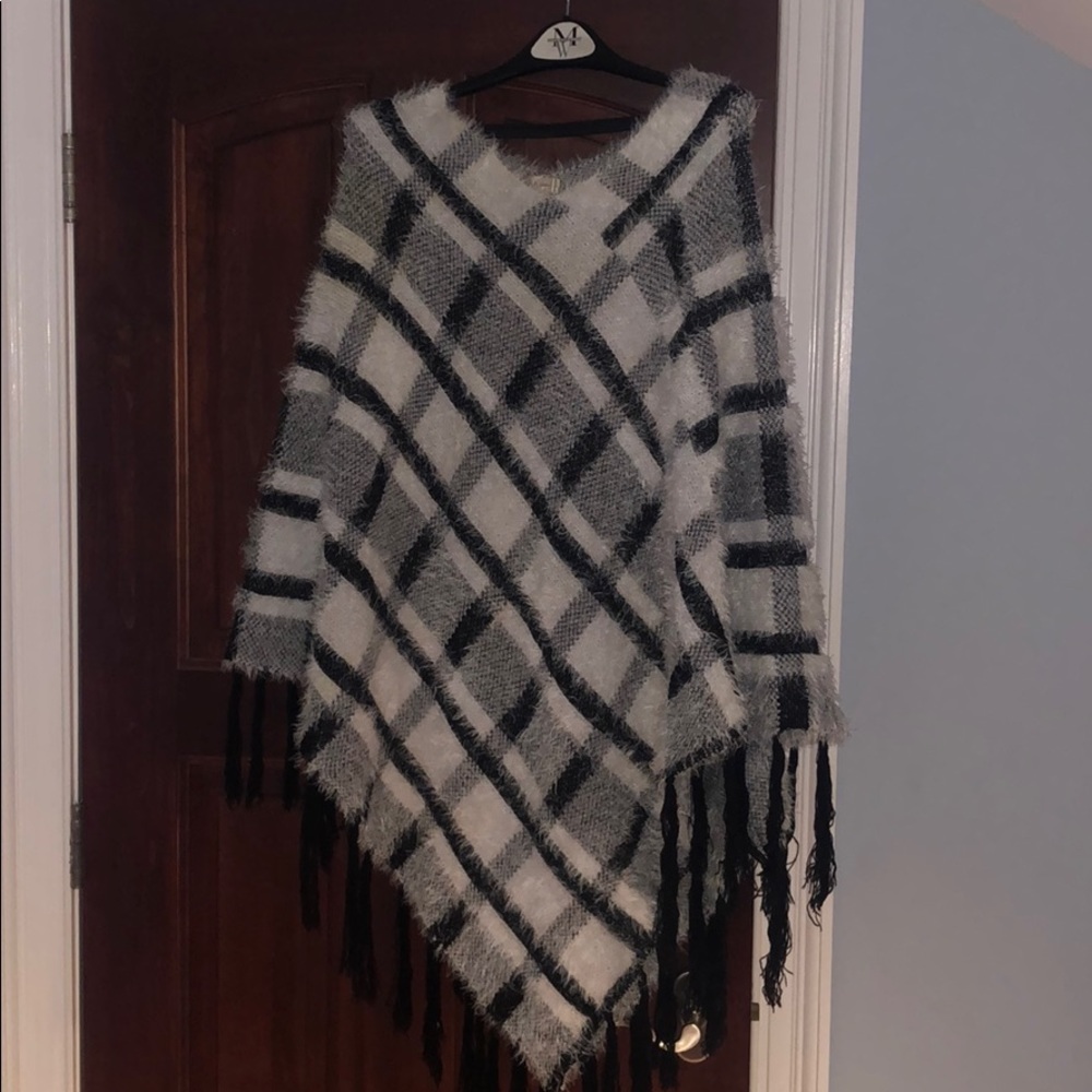 New awesome warm&soft poncho !